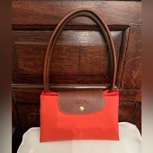 NWOT AUTENTIC longchamp pliage M tote bag